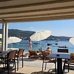 Mit Blick Auf Wasser By Interhome *