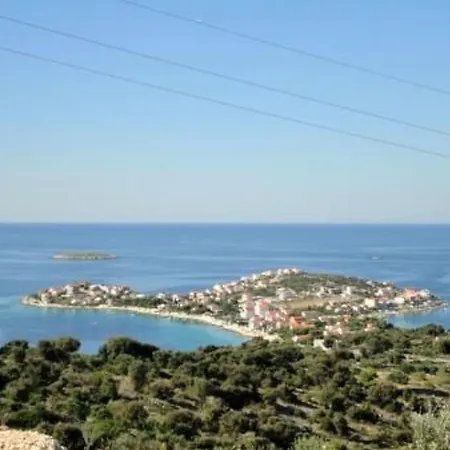 Mit Blick Auf Wasser By Interhome