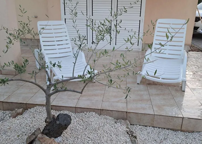 Mit Blick Auf Wasser By Interhome