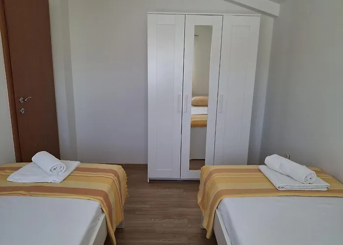 Vakantiehuis Mit Blick Auf Wasser By Interhome *